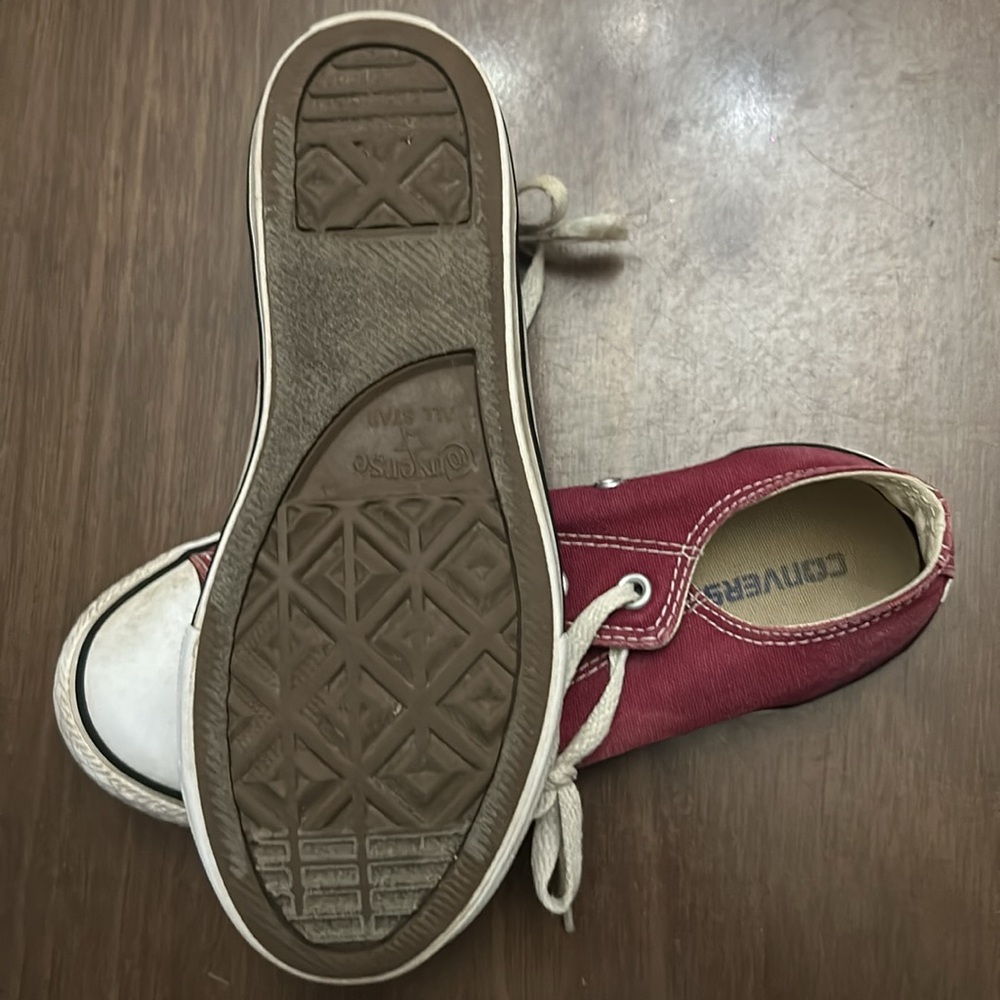 Converse - Picture 2 of 4